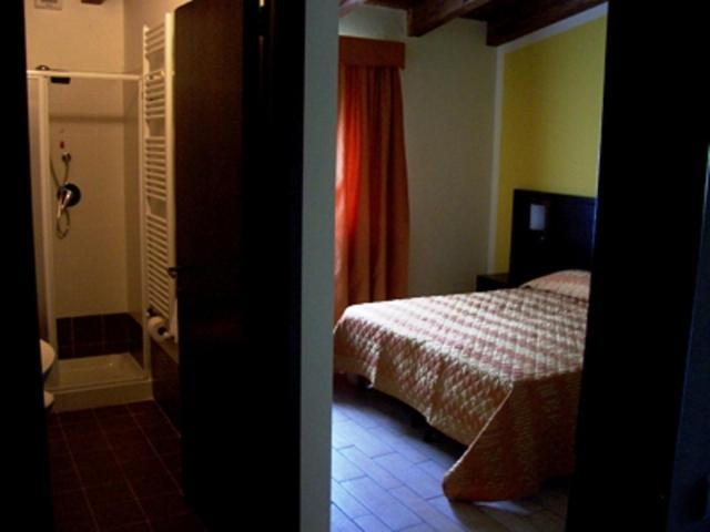 Agrihotel Papaya San Pietro Apostolo Bilik gambar