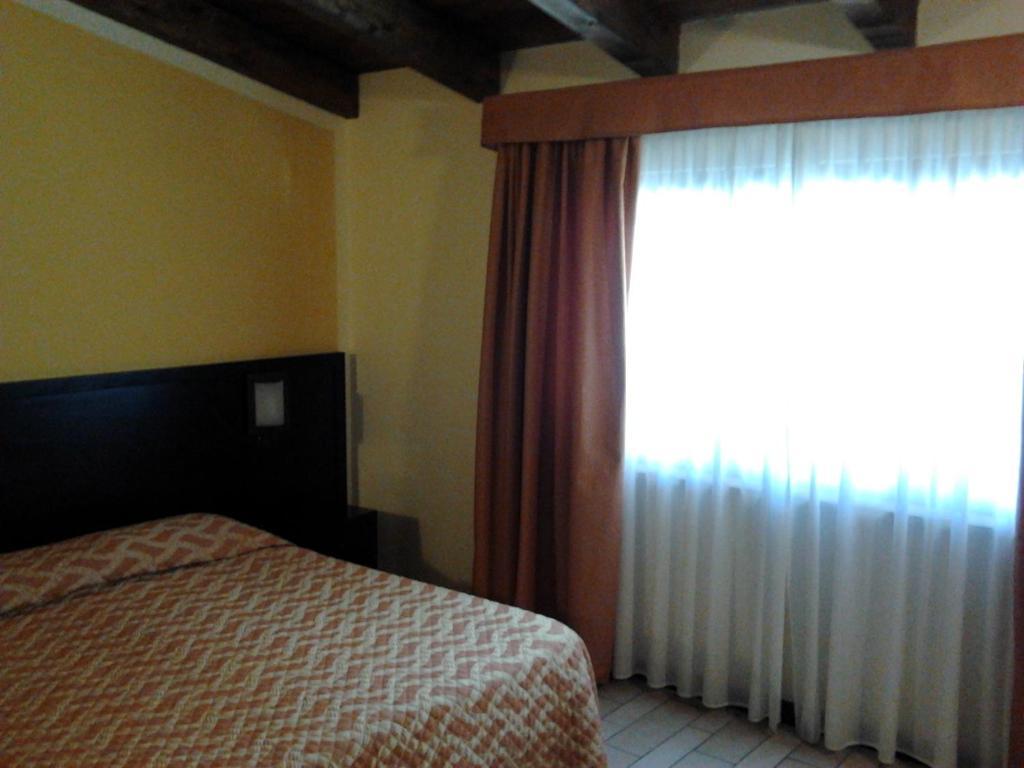 Agrihotel Papaya San Pietro Apostolo Bilik gambar