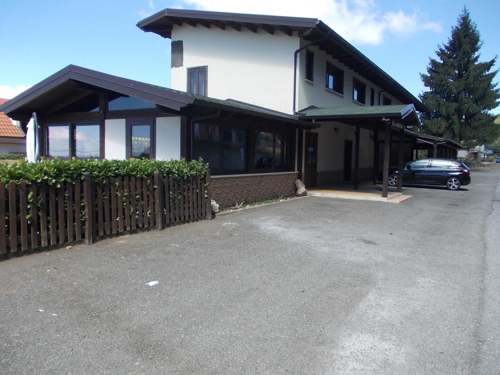 Agrihotel Papaya San Pietro Apostolo Luaran gambar